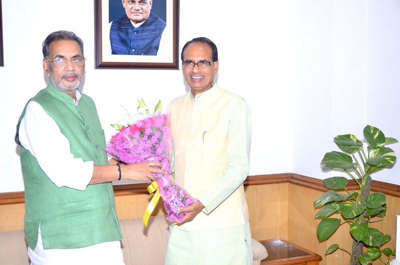CM Chouhan meets Union Agriculture Minister Singh