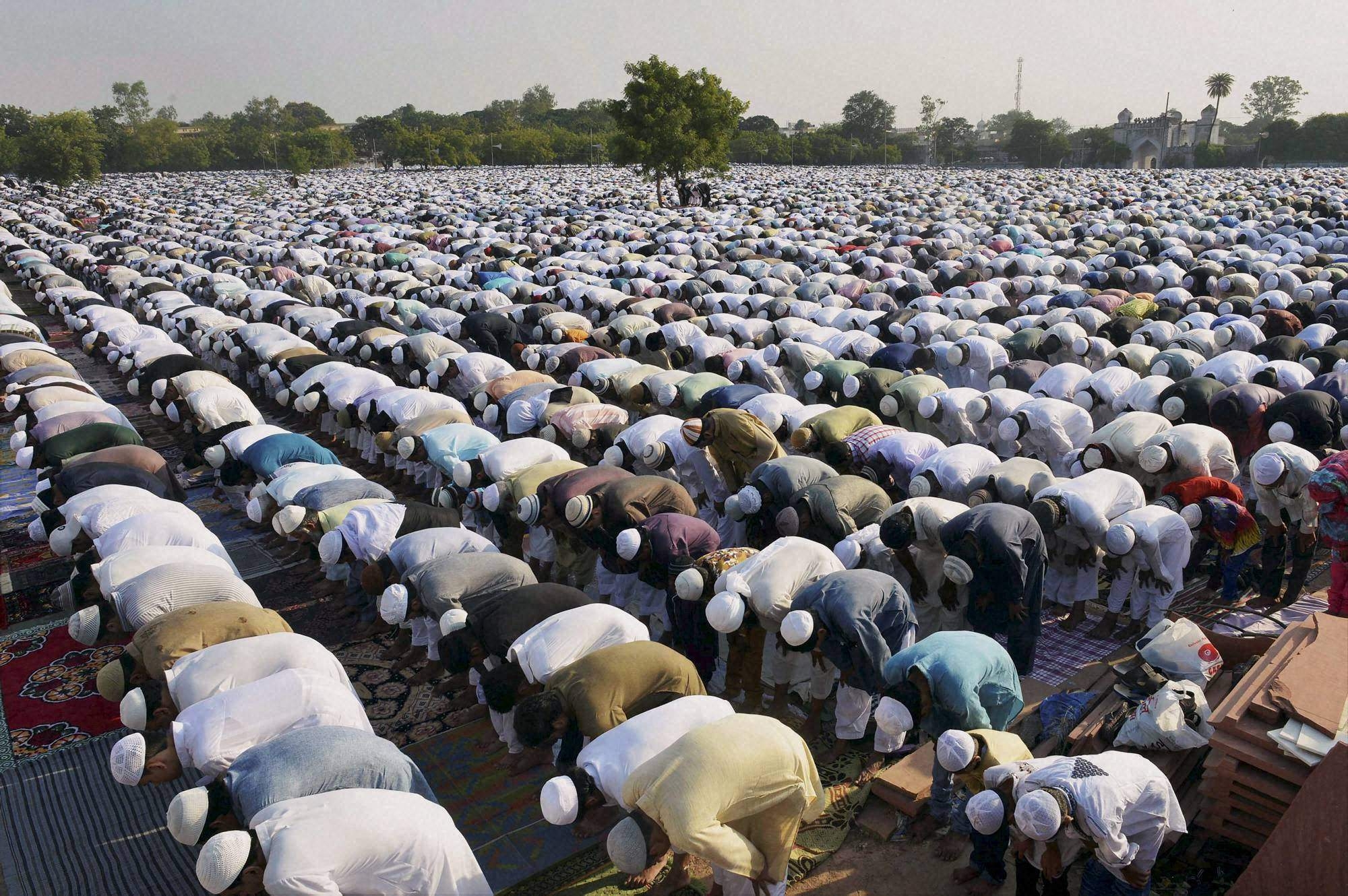  Kashmir security personnel asked to avoid public places for Eid prayers 