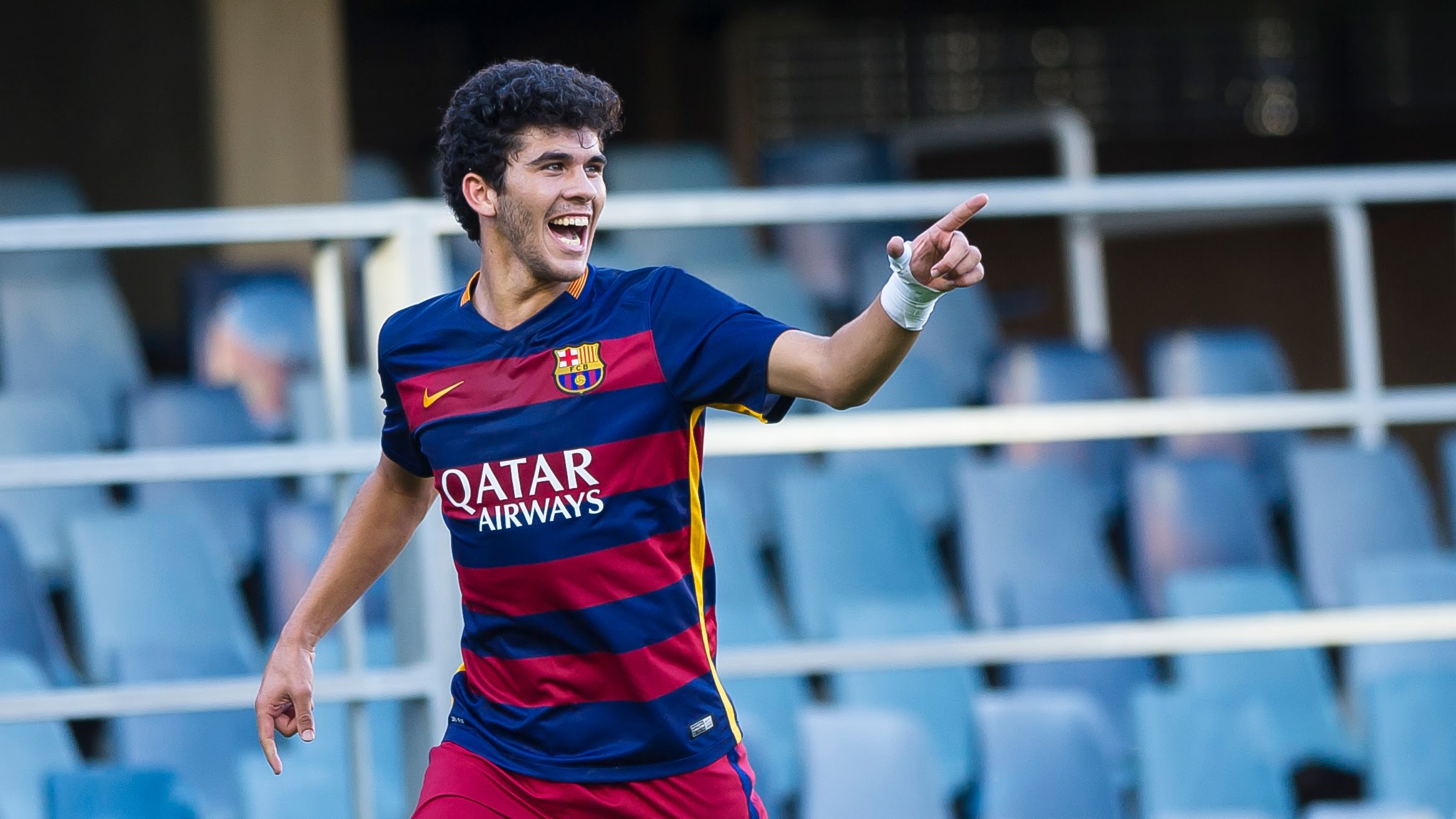  Youngster Alena signs new Barca deal 