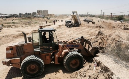  Hamas begins creating buffer zone along border with Egypt 