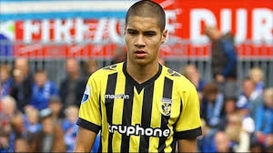  Feyenoord FC confirm Karsdorp moving to AS Roma 