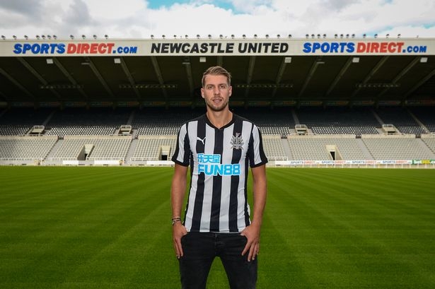  Defender Lejeune signs with Newcastle United 