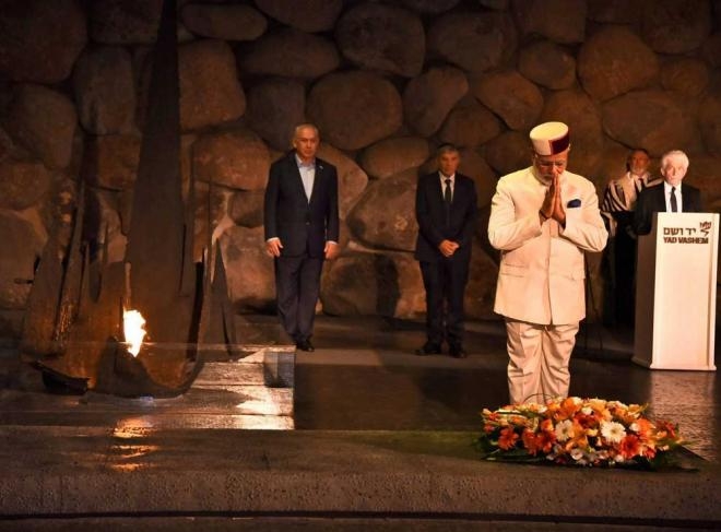  Modi visits Holocaust memorial in Jerusalem (Lead) 