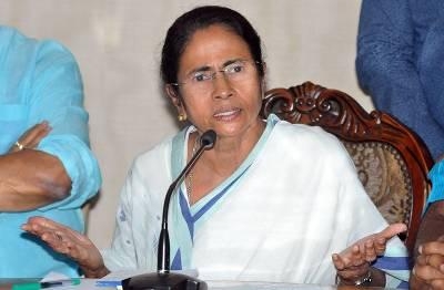  Mamata accuses Governor of threatening, insulting her, Raj Bhavan denies (Roundup) 