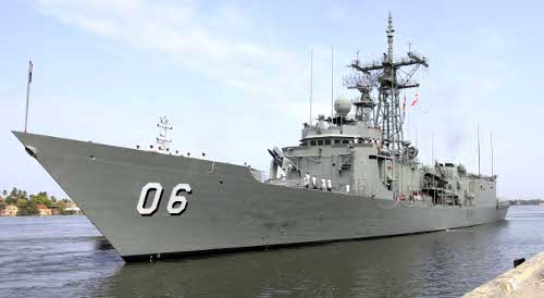  Australian naval ship docks at Kochi 
