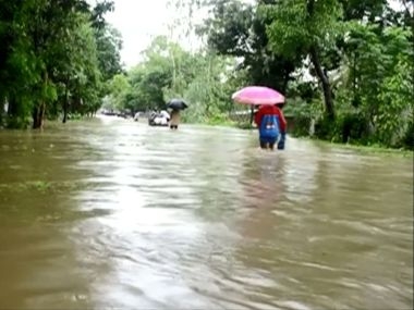  Bangladesh says 900,000 people affected by floods 