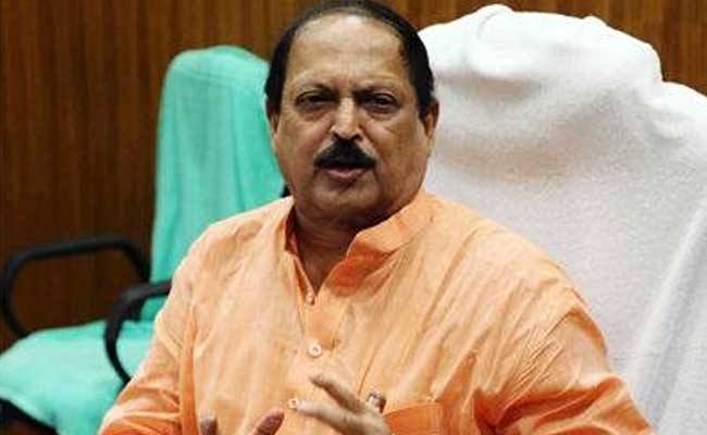  Bengal minister dubs Governor BJP s parrot (Lead) 