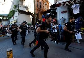  Turkey police arrest rights activists 