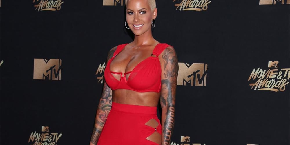  Amber Rose doesn t kiss beau in front of son 