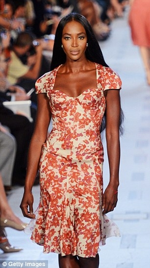  Naomi Campbell s surprise catwalk 