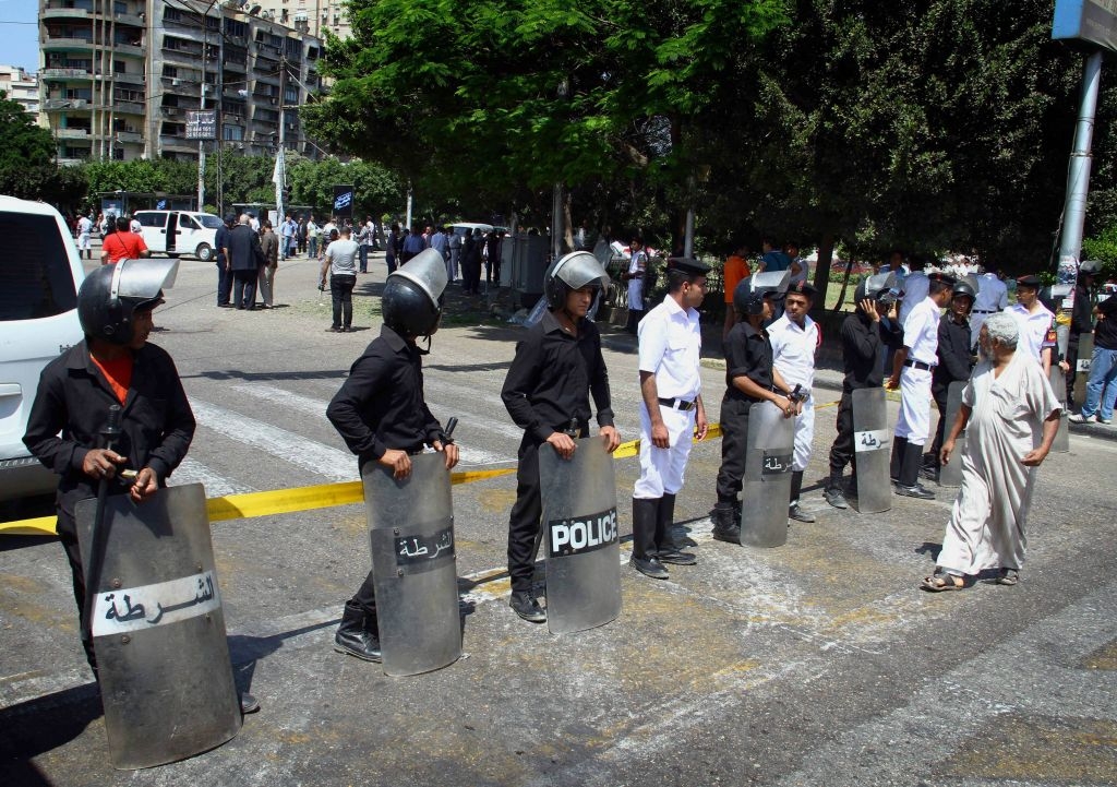 2 policemen killed, 9 injured in Egypt blast 