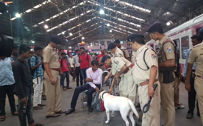  Bomb threat at Churchgate turns out to be hoax 