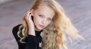  Amiah Miller joins Anastasia 