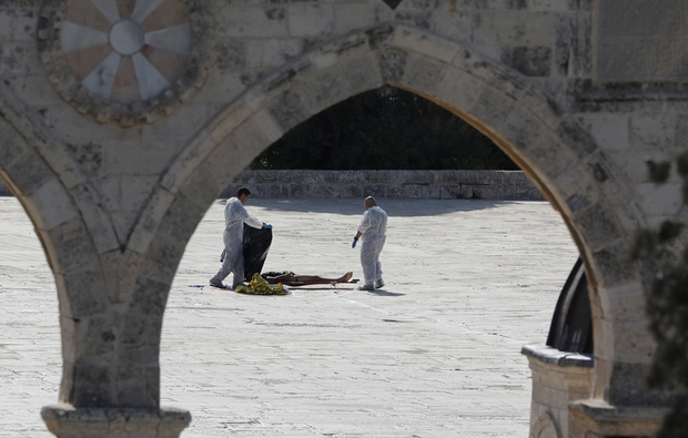  Three killed in attack near Jerusalem holy site 
