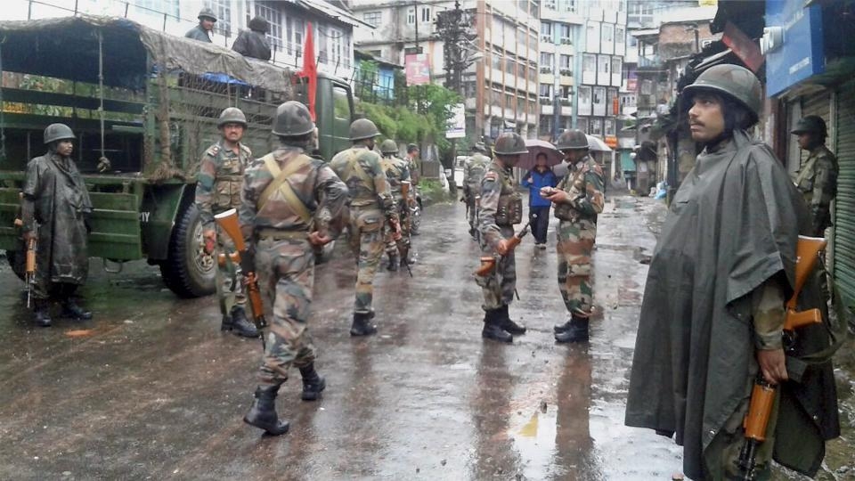  Library, tourist lodge torched in Bengal hills, HC asks centre to rush more forces 
