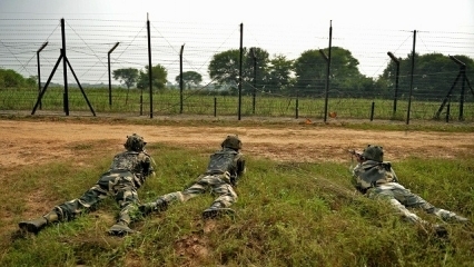  Indian, Pakistani army trade heavy fire on LoC 