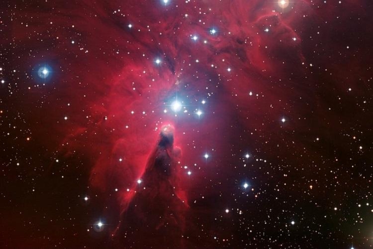  Astronomers detect strange  radio signals  coming from dwarf star 