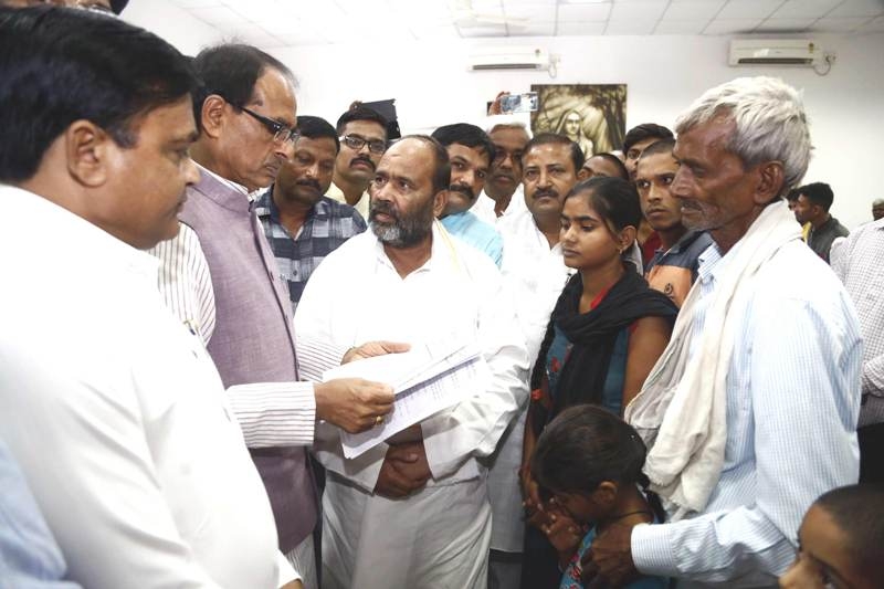 Every possible assistance to Baroua bypass mishap victims – CM Chouhan