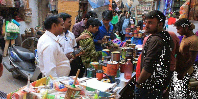  Don t buy  Chinese Manjha , Delhiites told 