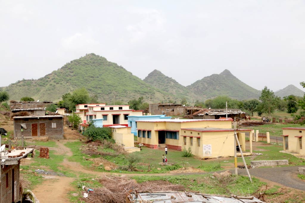 Cent percent villages of Alirajpur and Khargone vacated