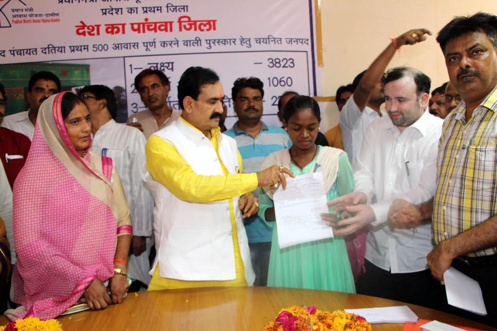 Datia Tops in Pradhan Mantri Awas in State, Fifth in Country