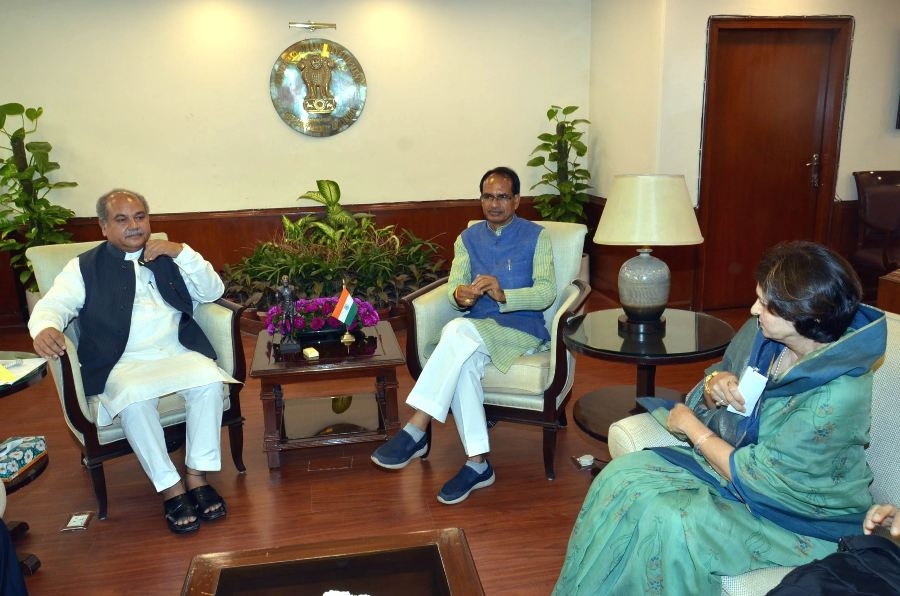 CM Chouhan Meets Union Minister Tomar