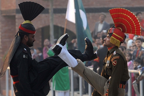  Indian and Pakistan Army trade heavy fire on LoC 