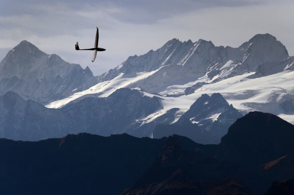  Tourist plane crash in Switzerland kills three 