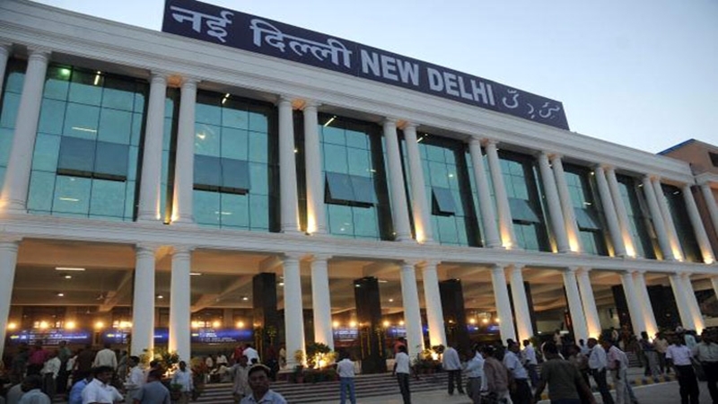  Searches on at New Delhi station after bomb call 