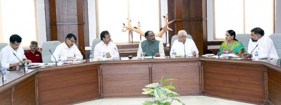 All Scholarship Schemes should be Linked to Aadhaar Numbers