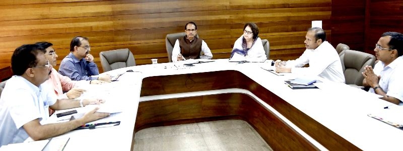 Drinking water and sewage projects should begin on fixed date-CM Chouhan