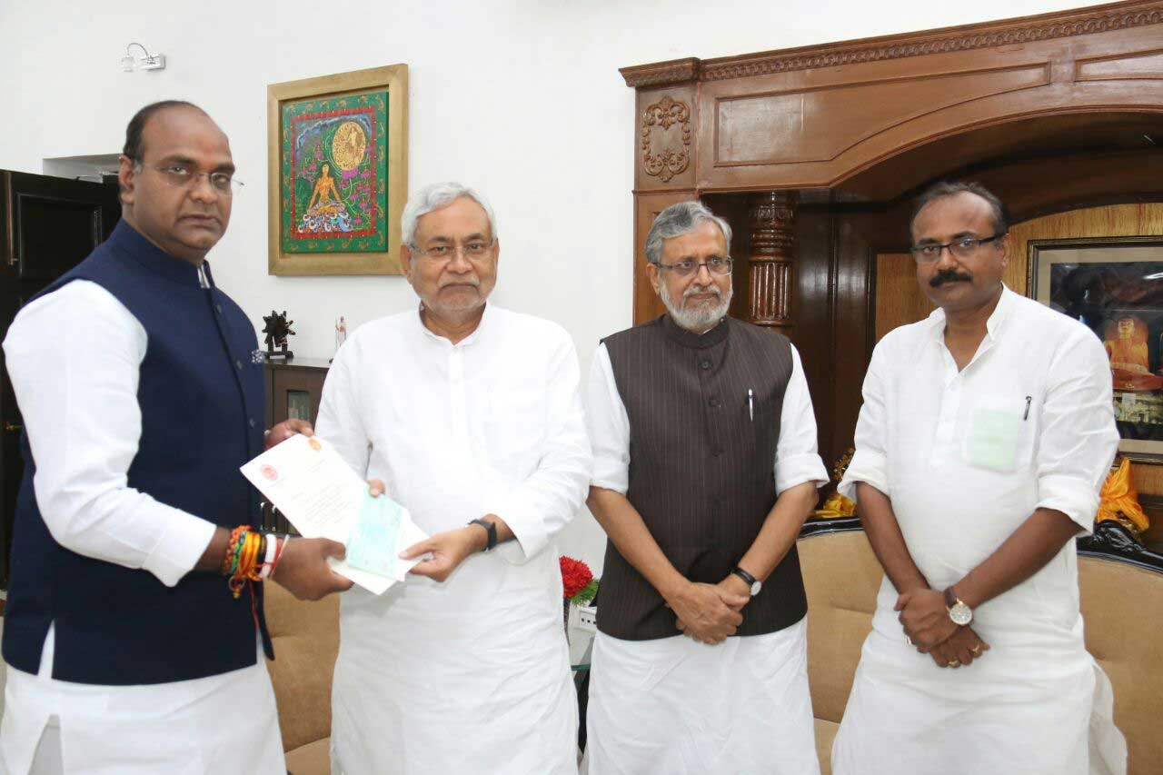 Rs 5 crore aid to Bihar flood victims from Madhya Pradesh