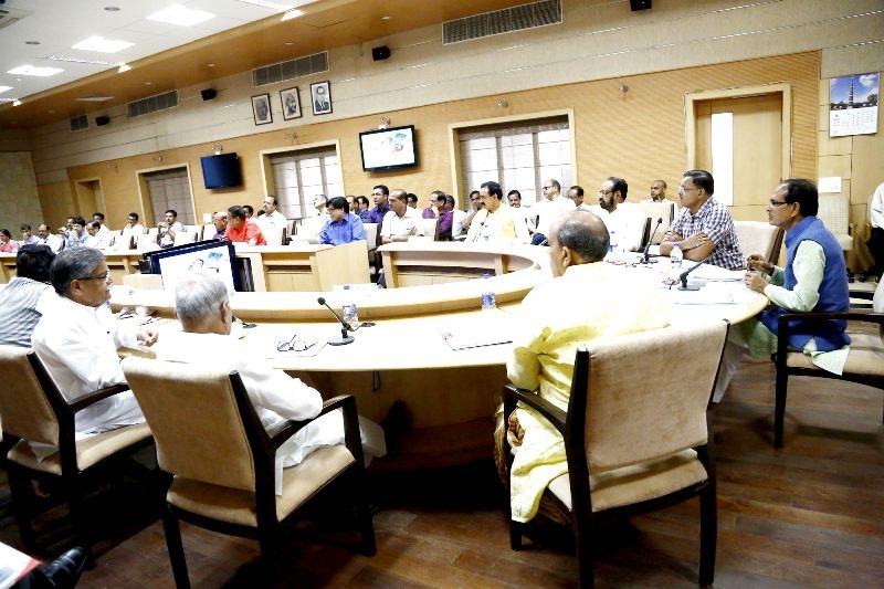 Decision to implement Bhavantar Bhugtan Yojana for farmers in state