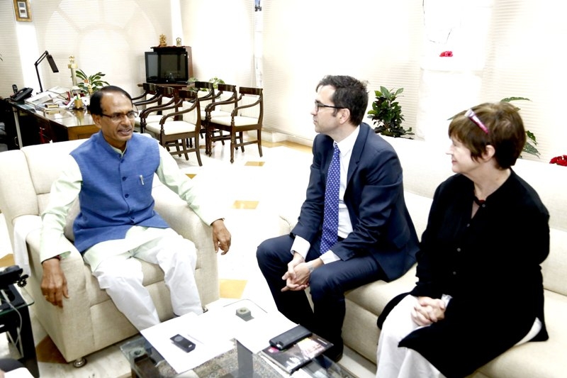 British High Commission delegation meets CM Chouhan