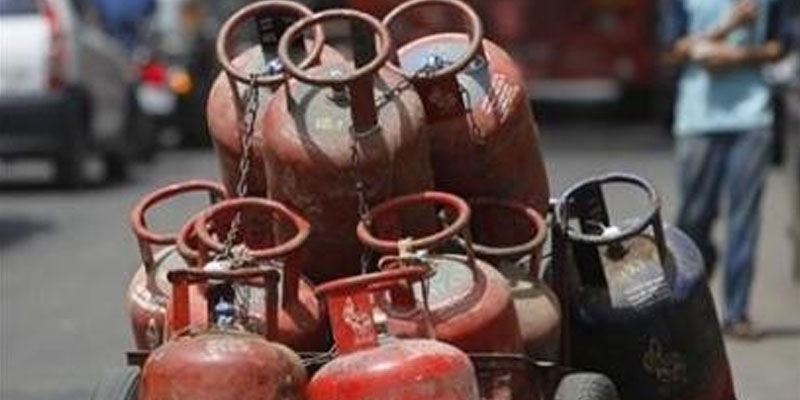  Gas cylinder blast kills 6 in Mumbai 