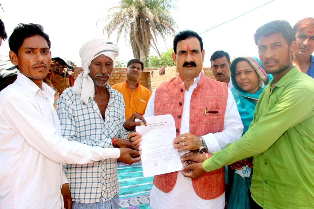 PR Minister Dr. Mishra Provides Financial Assistance to 7 families at Badouni