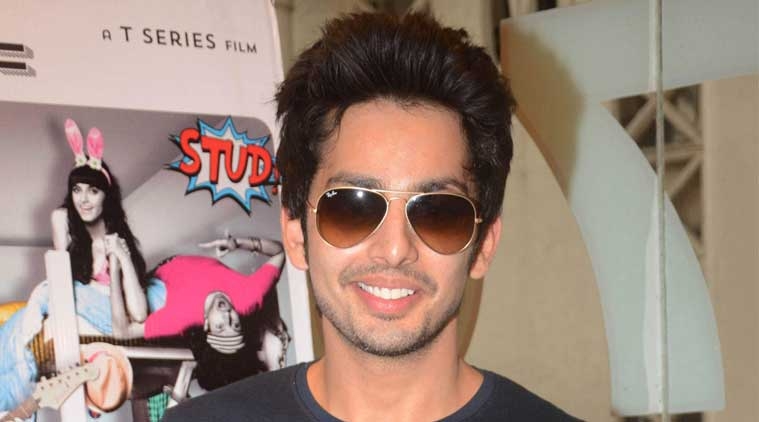  Himansh Kohli goes  raw  for  Ranchi Diaries  (With Image) 