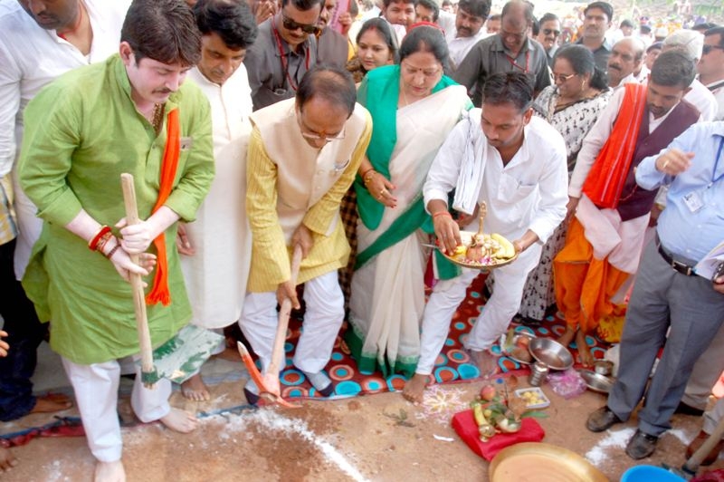 Chief Minister Undertakes Shramdaan on Prime Minister’s Birthday