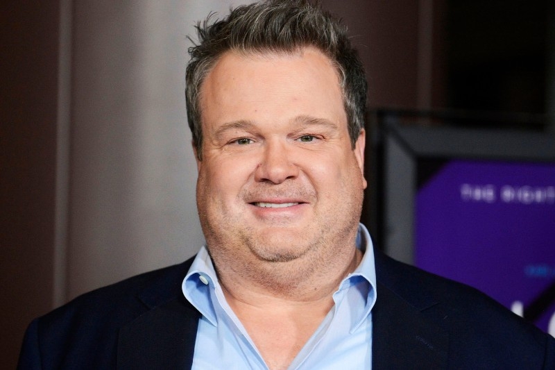  Eric Stonestreet gushes about girlfriend 