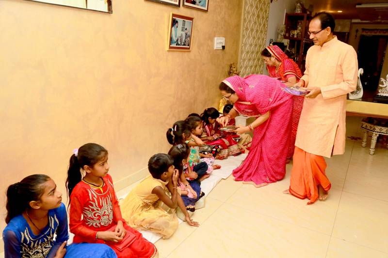 CM Chouhan organizes Kanya Bhoj on Navami