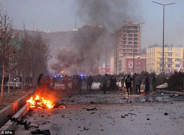  20 killed in Afghan suicide attack (Lead) 