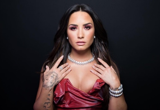 All for the sake of fans, Demi Lovato opened the doors to her life behind the glitter and glamour  in the documentary 