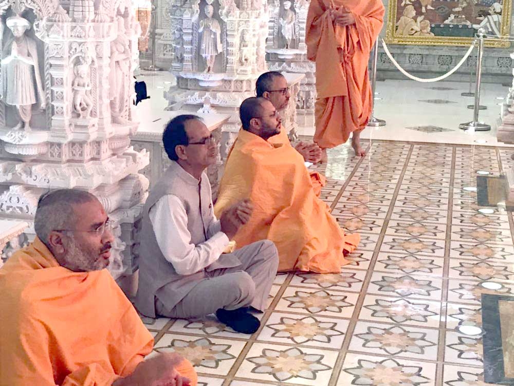 CM Chouhan joins in Swaminarayan Temple Arti at New Jersey